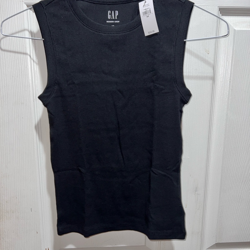 GAP Women's Classic Black Muscle Tee